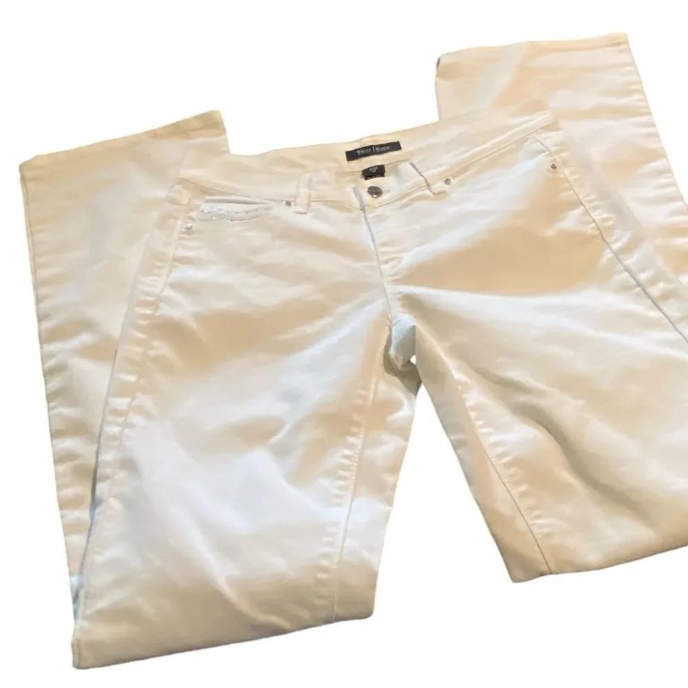 White Hoise Bkack Market size 4R white jeans NOIR boot leg like new